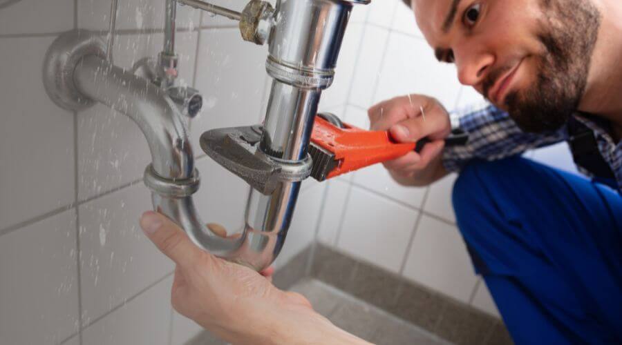 Professional clogged toilet repair services in Queen City, MO